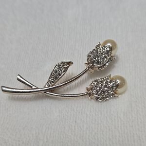 Tulip and Pearl Floral Brooch